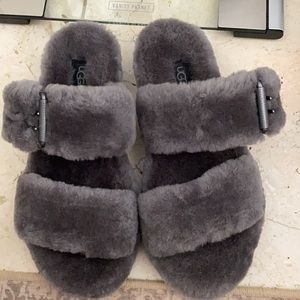 New Ugg platform slippers. Size 7.